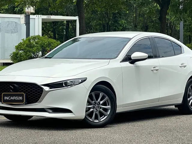 Mazda 3 1.5 — под заказ из Китая