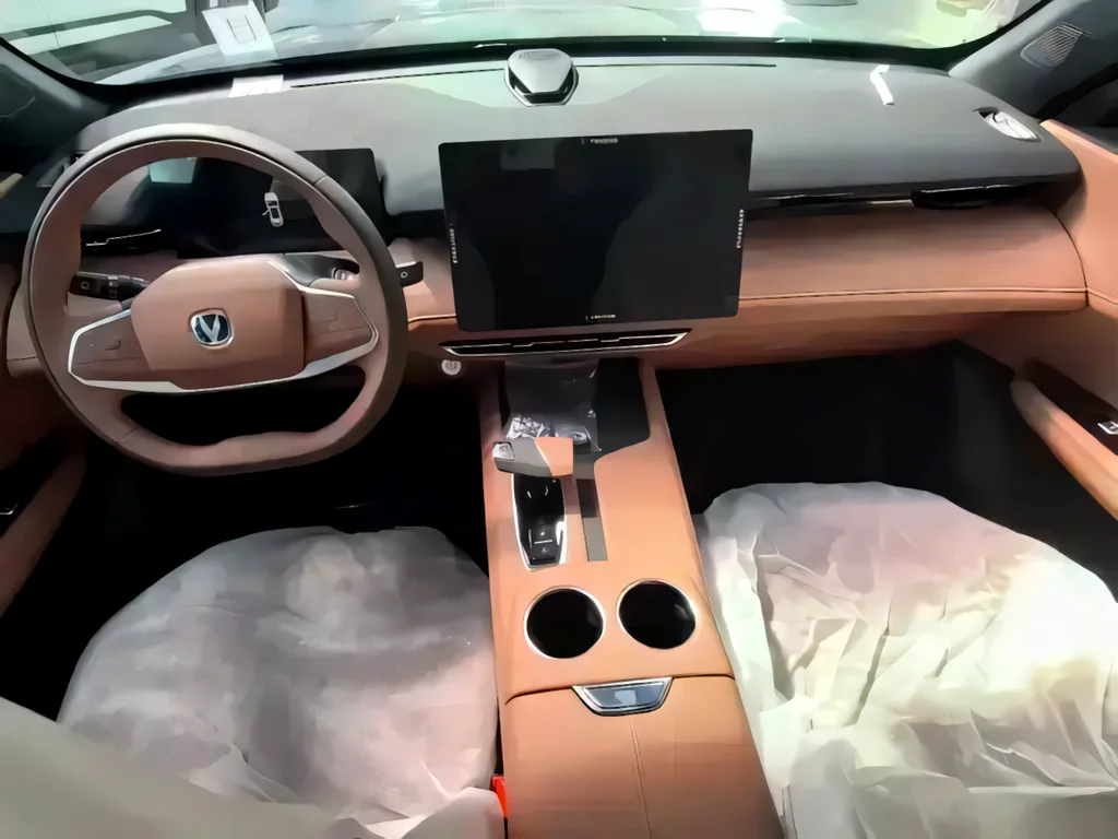 Доставка автомобиля Changan Uni под ключ — компания InCars Ставрополь
